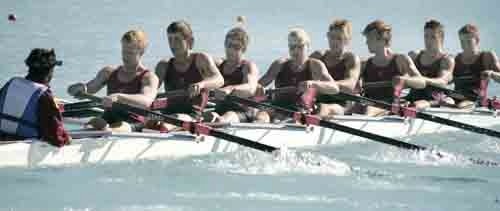 Kings College power up the 2000metre course on their way to a sub six-minute time © SIR+photosouth@xtra.co.nz